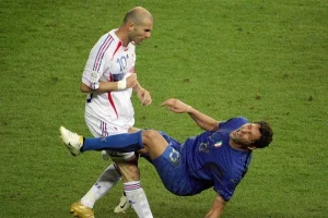 Zinedine Zidane – Nghệ thuật và cú húc đầu lịch sử